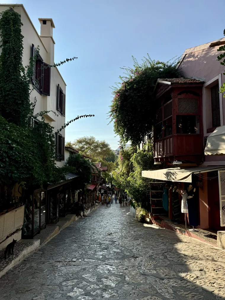 Brolagt handlegate i Kaleiçi