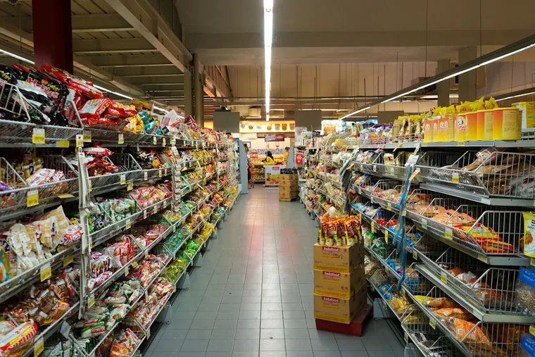Handleturen går gjennom butikken