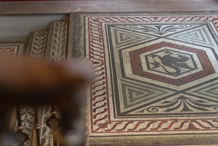 Mosaikk med rammer i flere lag